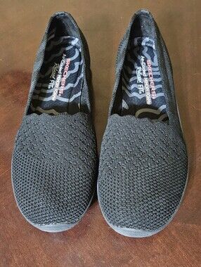 Skechers Black Air-Cooled Memory Foam Shoes, Size 7.5